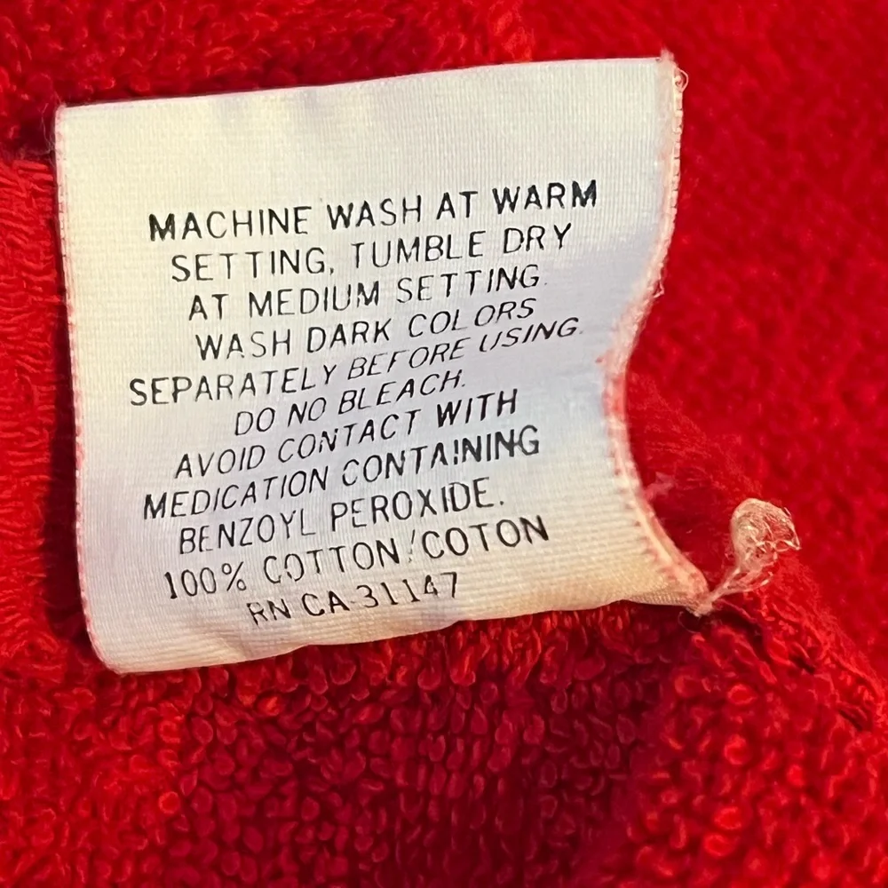 Briggs New York Vintage Vibrant Red and Gold Towels